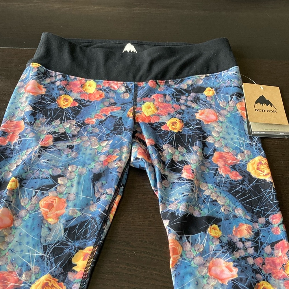 Burton womens midweight capri, small